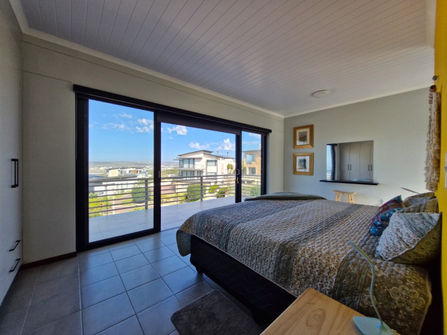 5 Bedroom Property for Sale in Stilbaai Oos Western Cape